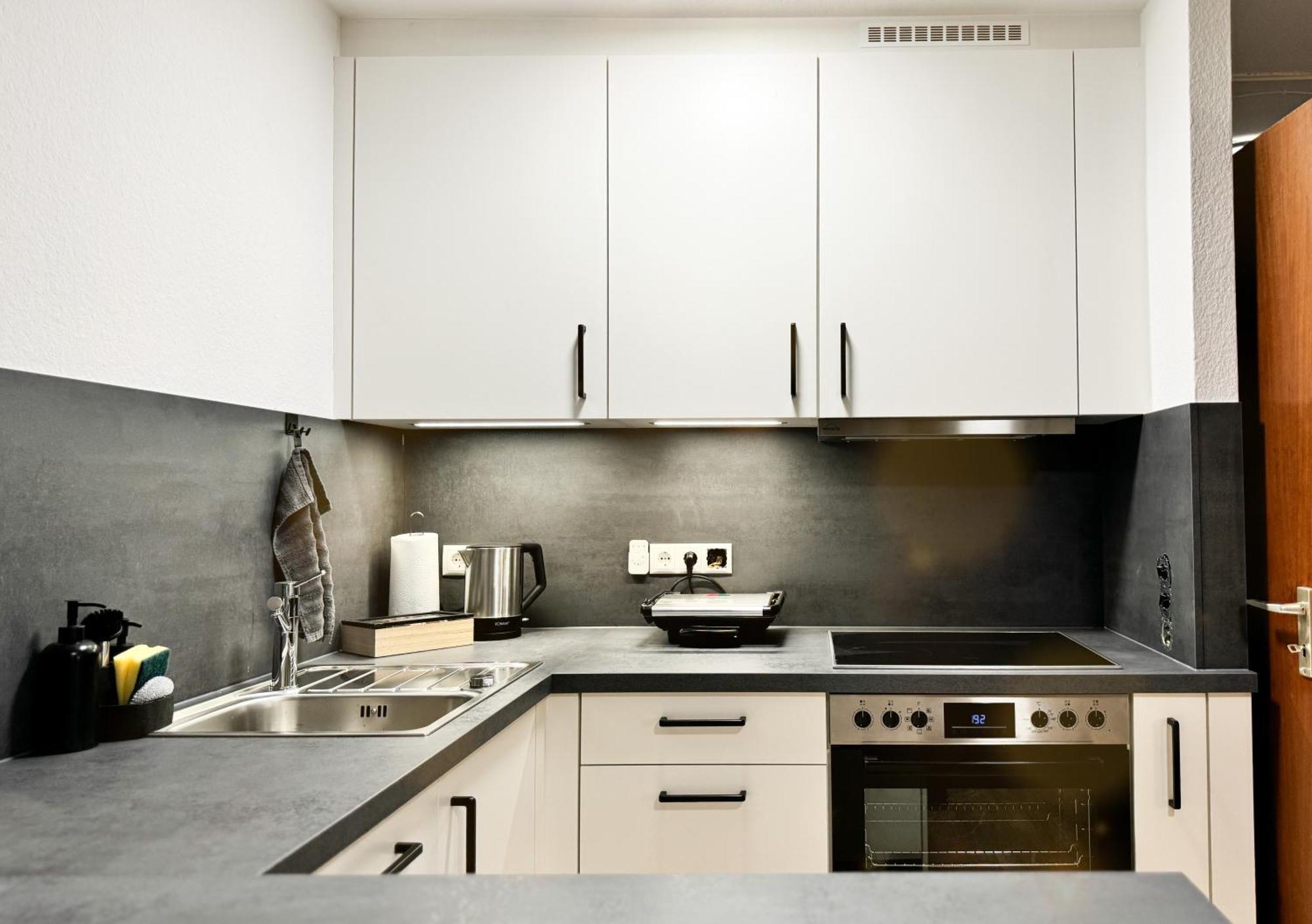 Modern Living In Karlsruhe - Frieden Apartments Eksteriør bilde